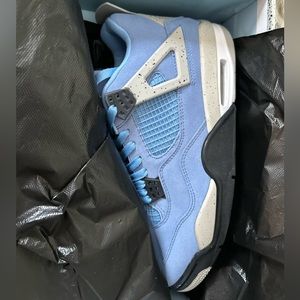 University blue jordan 4 size 12 DS